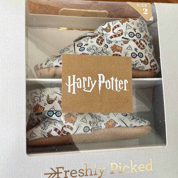Freshly Picked Harry Potter Baby Mocs - Picture 3 of 4